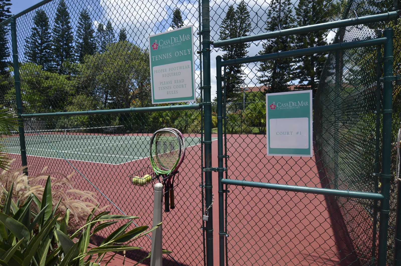 Casa Del Mar tennis courts